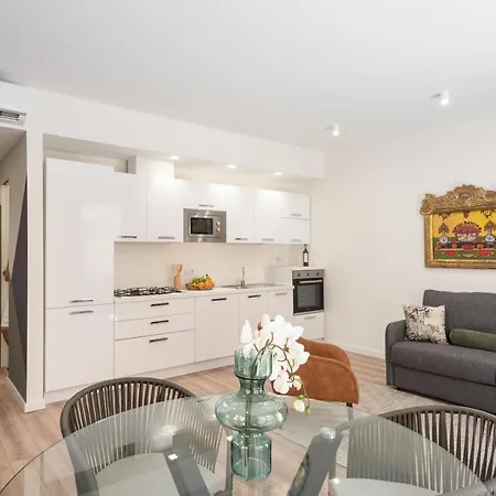 Apartament Mela's Holidays Near The Historic Center