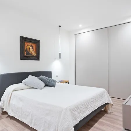 Apartment Mela's Holidays Near The Historic Center *